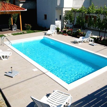 Filipovic Apartments With Pool بيوغْغاد نا موغو المظهر الخارجي الصورة