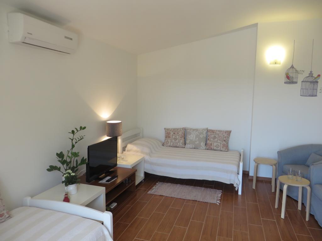 Filipovic Apartments With Pool بيوغْغاد نا موغو المظهر الخارجي الصورة