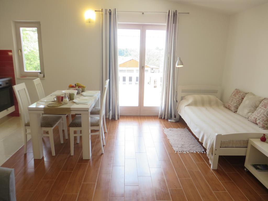 Filipovic Apartments With Pool بيوغْغاد نا موغو المظهر الخارجي الصورة