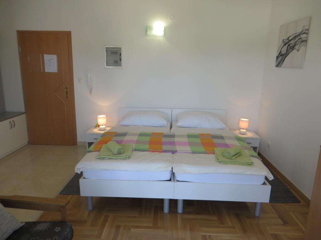 Filipovic Apartments With Pool بيوغْغاد نا موغو المظهر الخارجي الصورة
