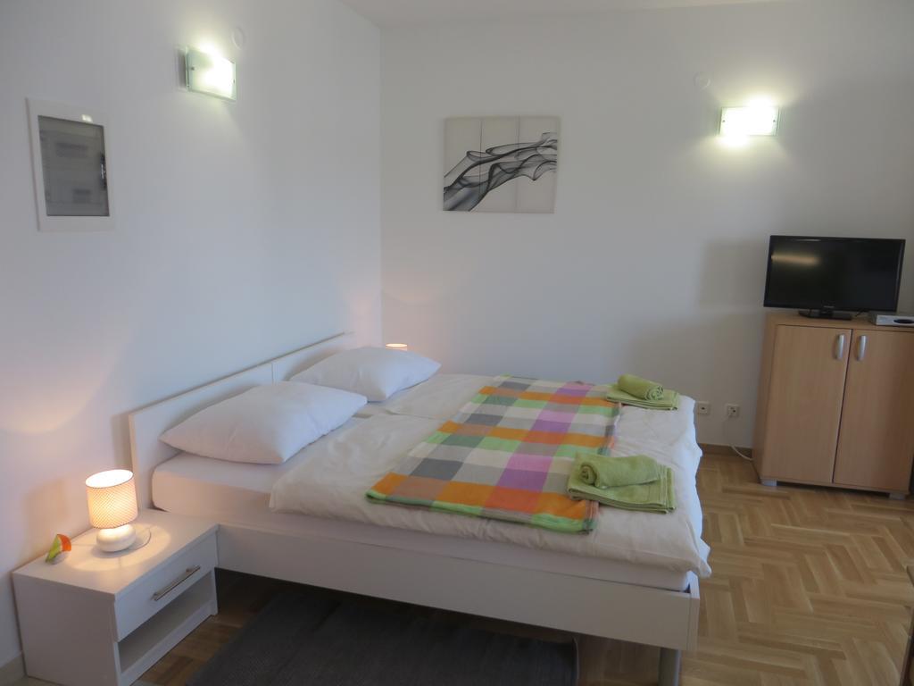 Filipovic Apartments With Pool بيوغْغاد نا موغو المظهر الخارجي الصورة