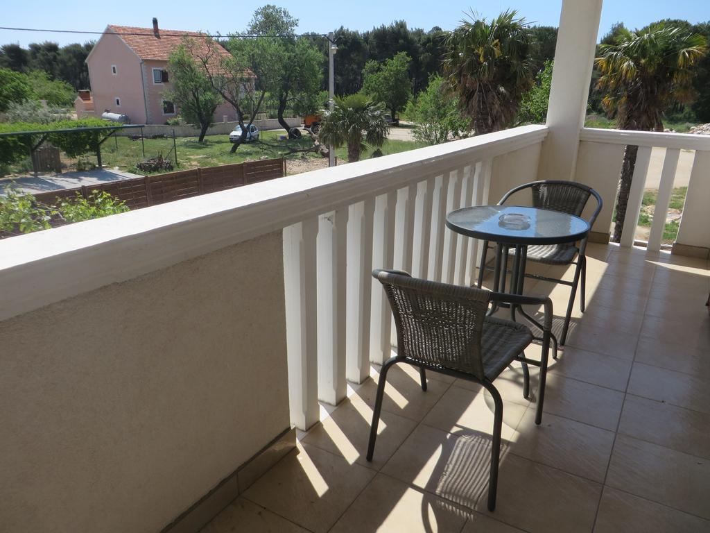 Filipovic Apartments With Pool بيوغْغاد نا موغو المظهر الخارجي الصورة