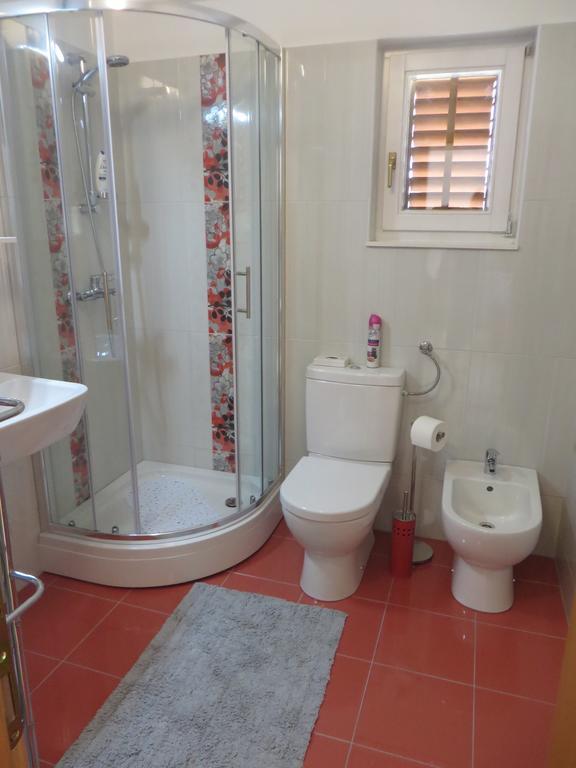 Filipovic Apartments With Pool بيوغْغاد نا موغو المظهر الخارجي الصورة