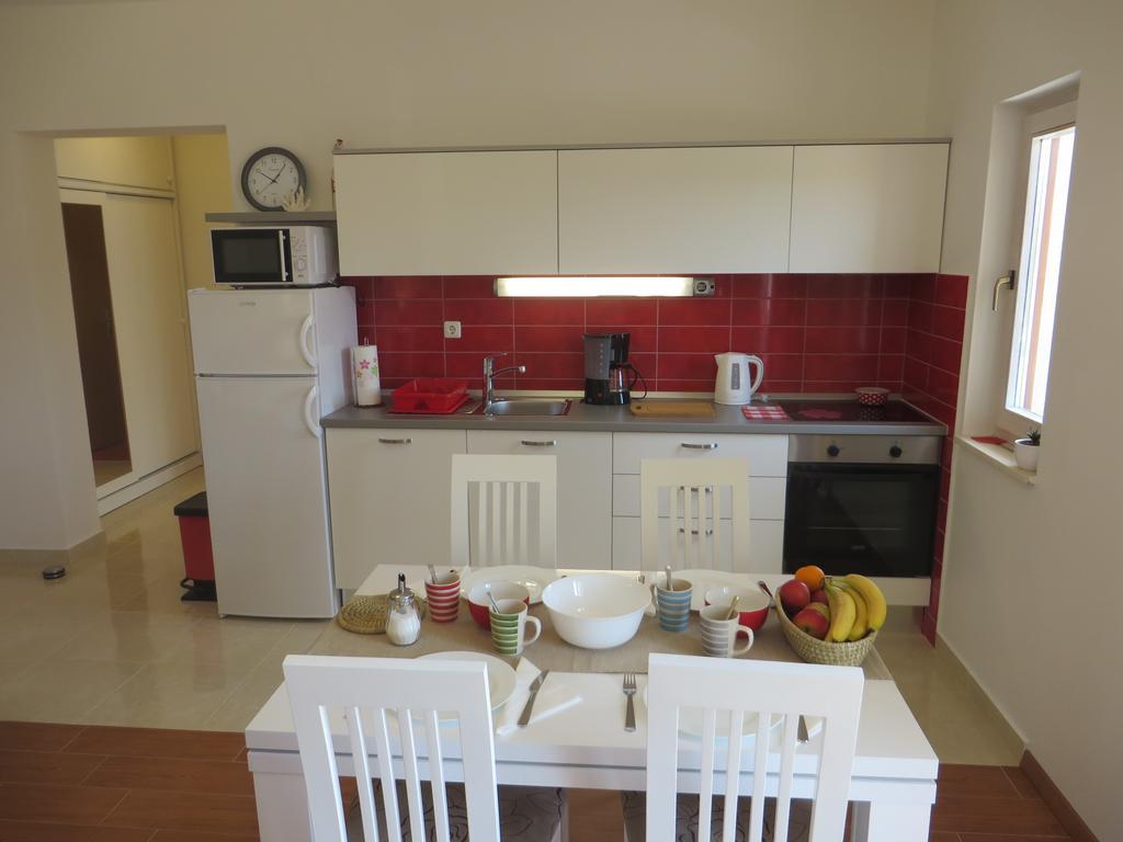 Filipovic Apartments With Pool بيوغْغاد نا موغو المظهر الخارجي الصورة