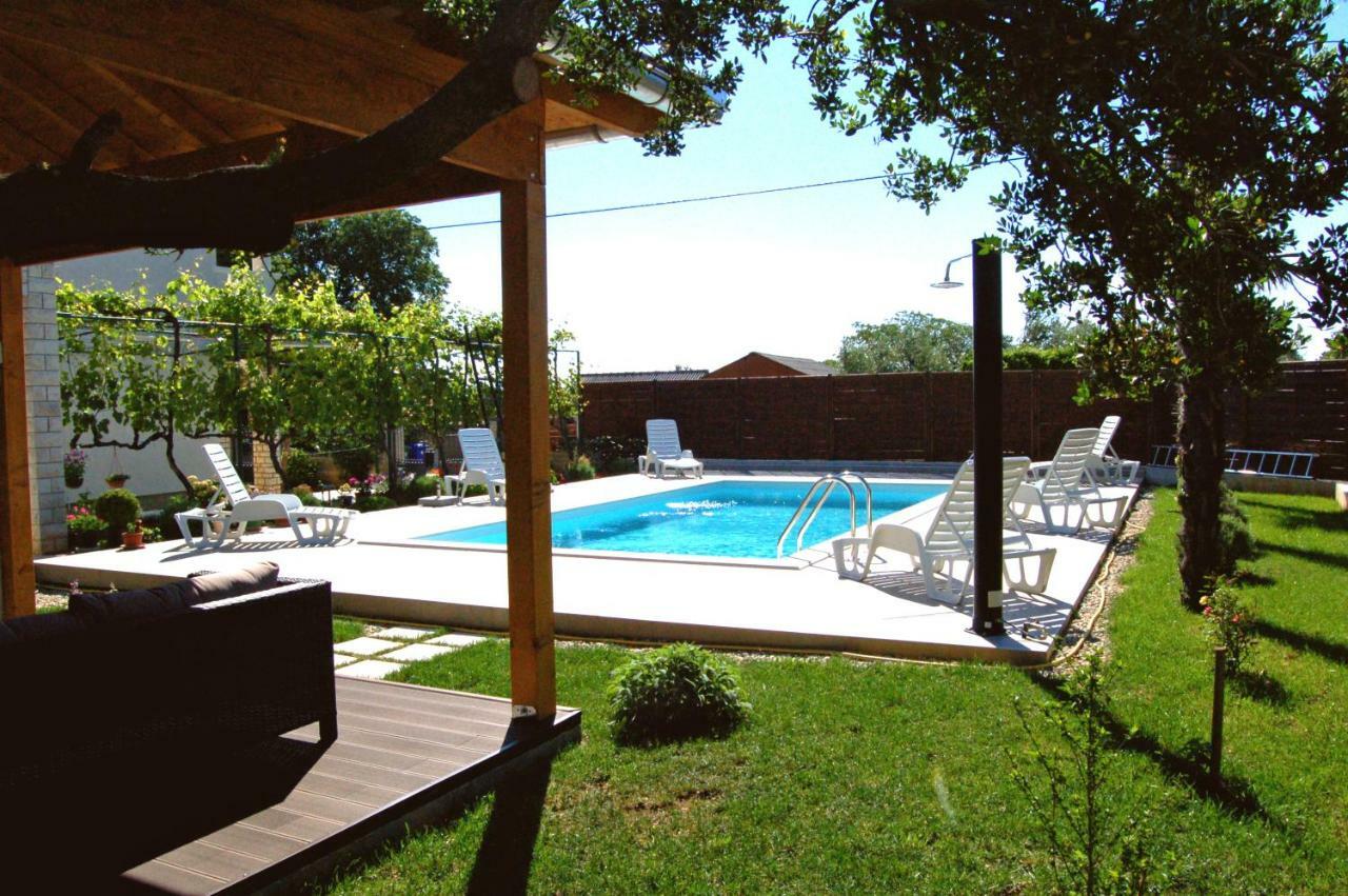 Filipovic Apartments With Pool بيوغْغاد نا موغو المظهر الخارجي الصورة