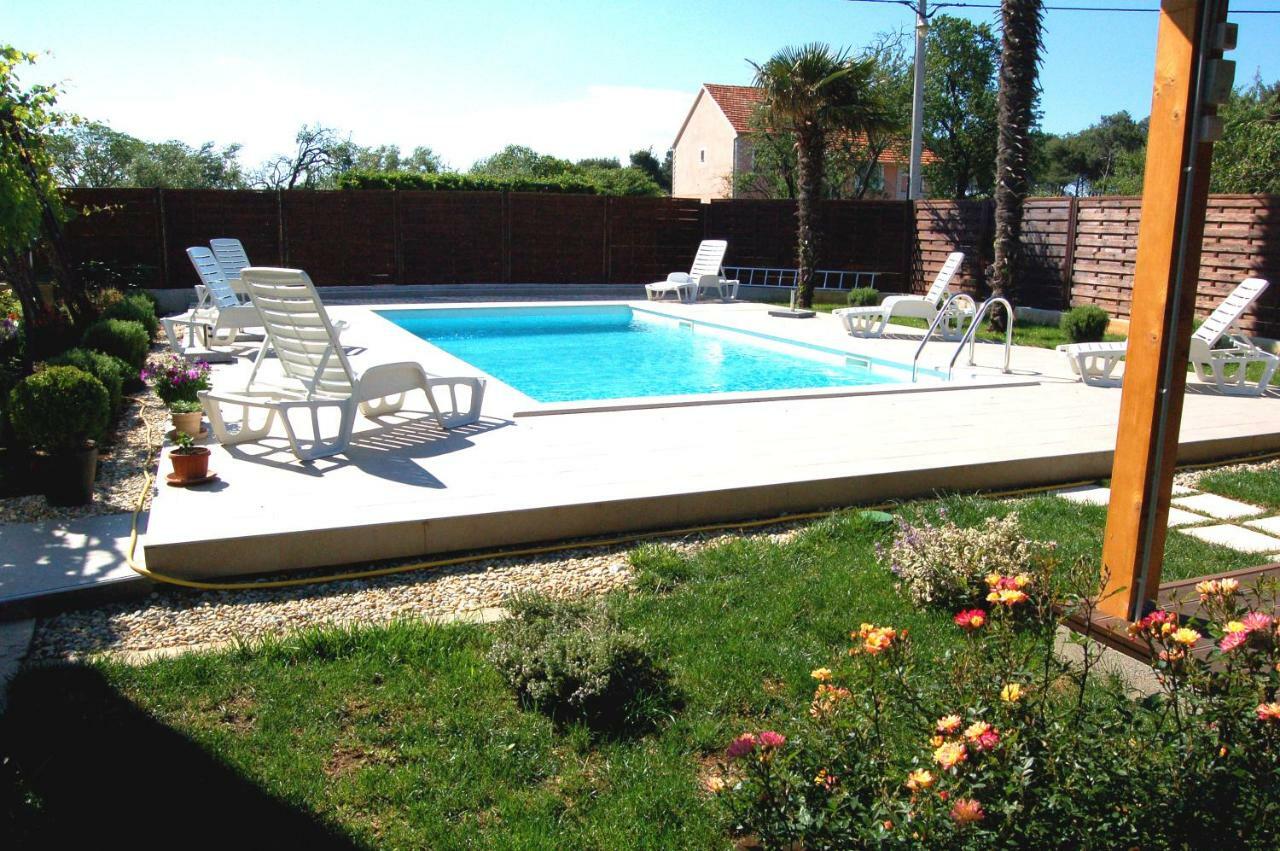 Filipovic Apartments With Pool بيوغْغاد نا موغو المظهر الخارجي الصورة